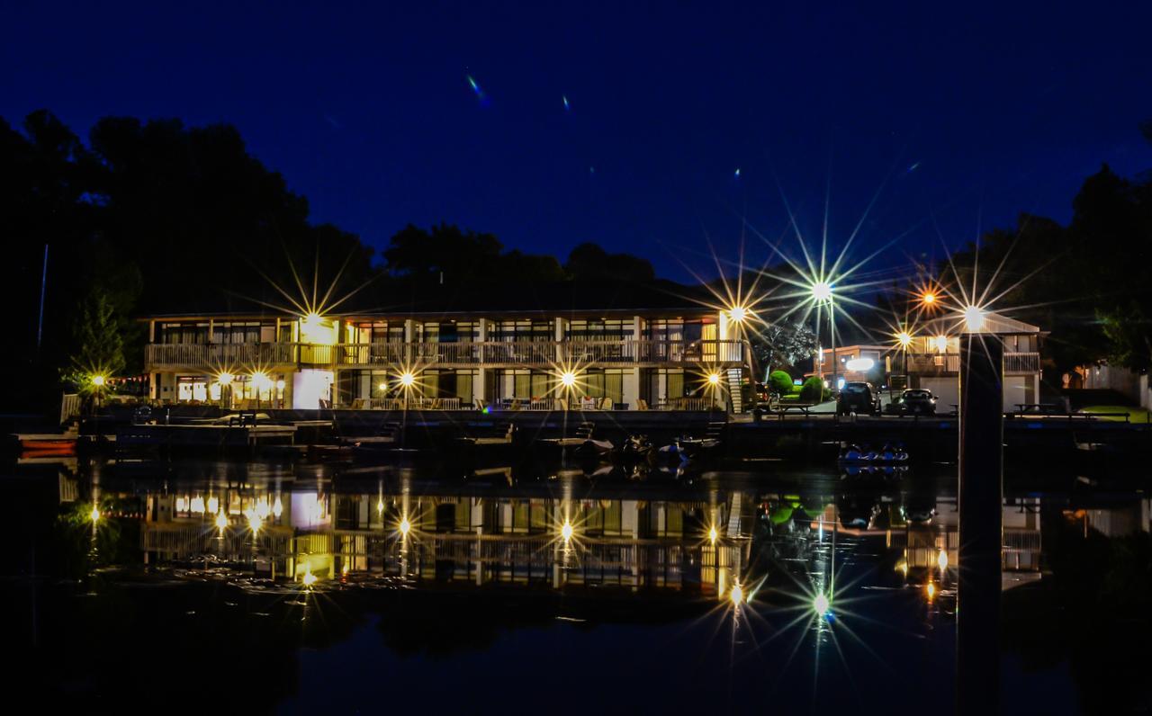 Kit Wat Motel & Marina Саабл-Бич Экстерьер фото