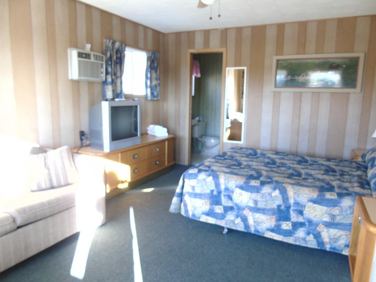 Kit Wat Motel & Marina Саабл-Бич Экстерьер фото